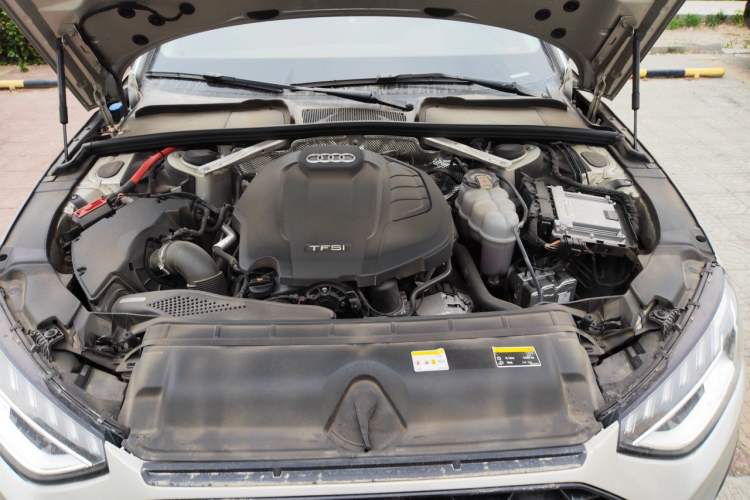 Used Audi A4L 2022 40 TFSI Luxury Dynamic Model Engine Bay