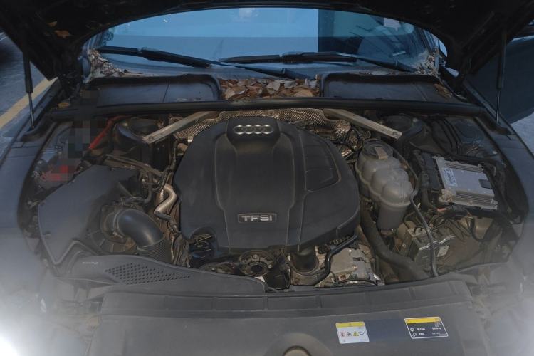 Used Audi A4L 2022 40 TFSI Luxury Dynamic Model Engine Bay