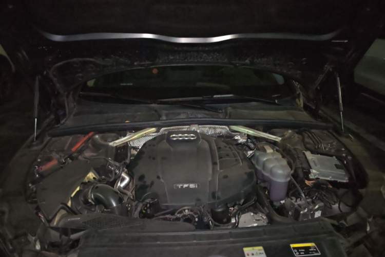 Used Audi A4L 2022 40 TFSI Fashion Dynamic Model Engine Bay