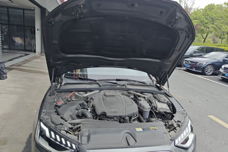 Used Audi A4L 2022 40 TFSI Stylish and Elegant Edition Engine Bay
