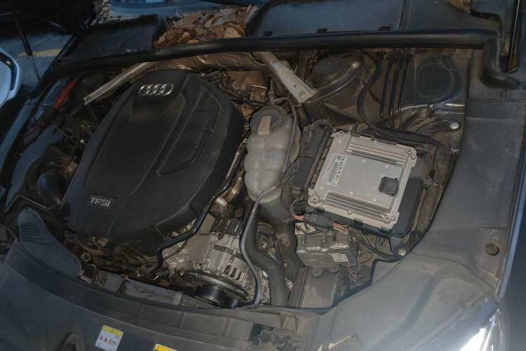 Used Audi A4L 2022 40 TFSI Luxury Dynamic Model Engine Bay Left
