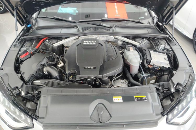 Used Audi A4L 2022 40 TFSI Fashion Dynamic Model Engine Bay