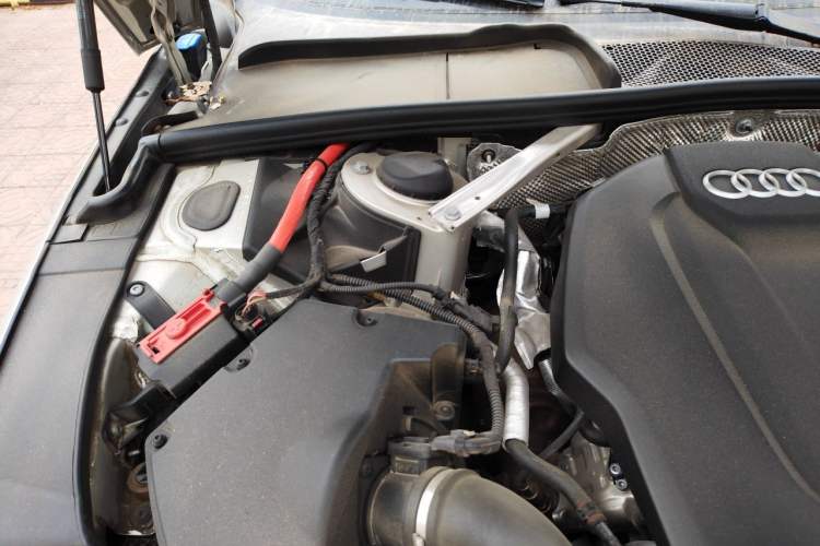Used Audi A4L 2022 40 TFSI Luxury Dynamic Model Engine Bay Right