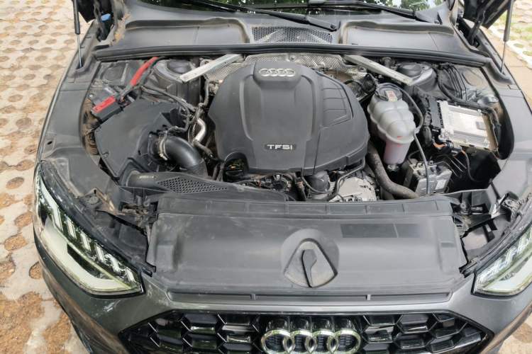 Used Audi A4L 2022 40 TFSI Luxury Dynamic Model Engine Bay