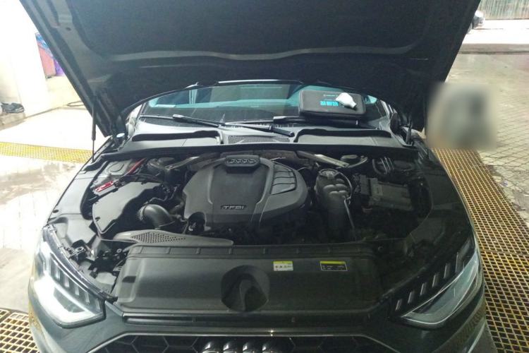 Used Audi A4L 2022 40 TFSI Fashion Dynamic Model Engine Bay