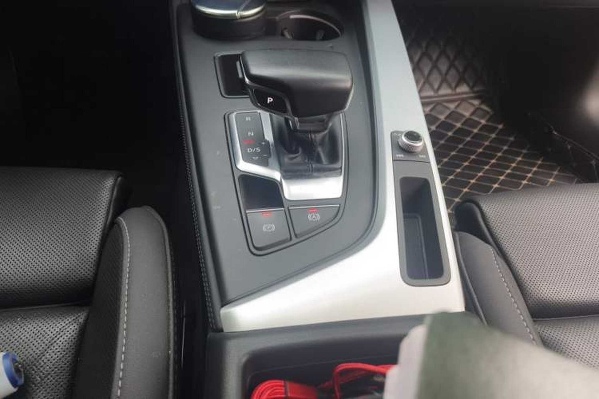 Used Audi A4L 2022 40 TFSI Luxury Dynamic Model Gear Lever