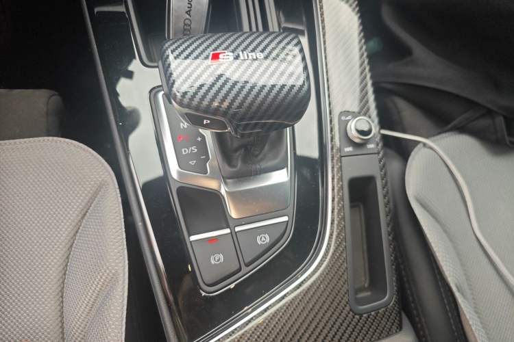 Used Audi A4L 2022 45 TFSI quattro Prestige Dynamic Edition Gear Lever