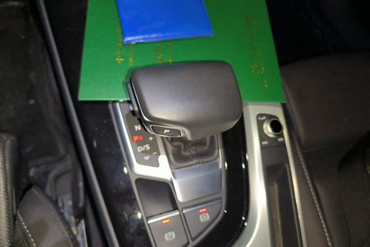 Used Audi A4L 2022 40 TFSI Fashion Dynamic Model Gear Lever