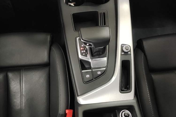 Used Audi A4L 2022 40 TFSI Fashion Dynamic Model Gear Lever
