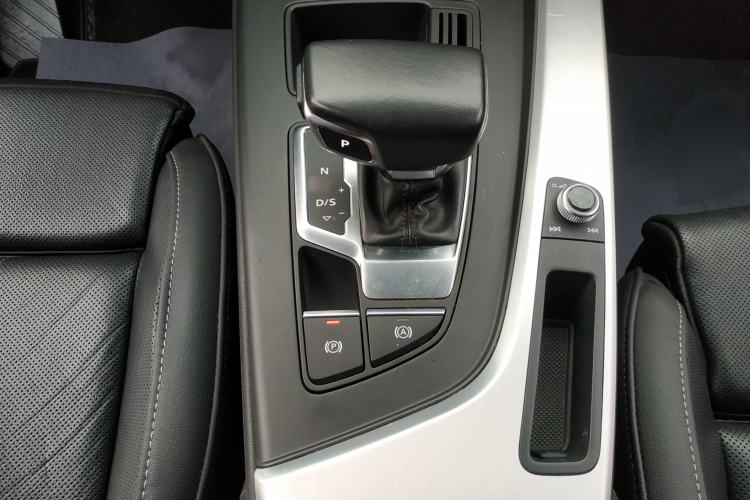 Used Audi A4L 2022 40 TFSI Fashion Dynamic Model Gear Lever