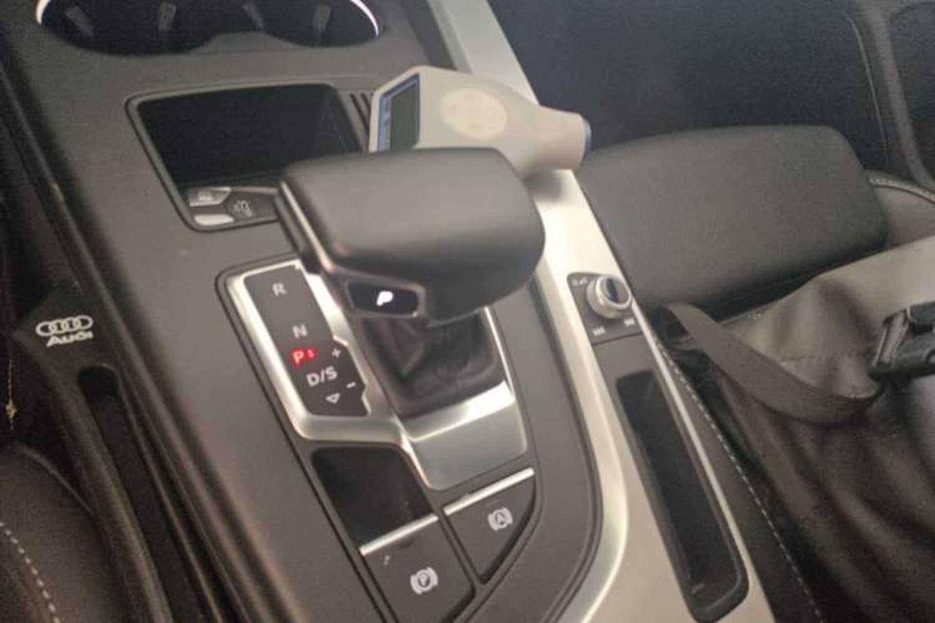 Used Audi A4L 2022 40 TFSI Fashion Dynamic Model Gear Lever