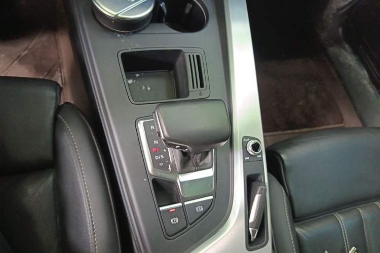 Used Audi A4L 2022 40 TFSI Fashion Dynamic Model Gear Lever
