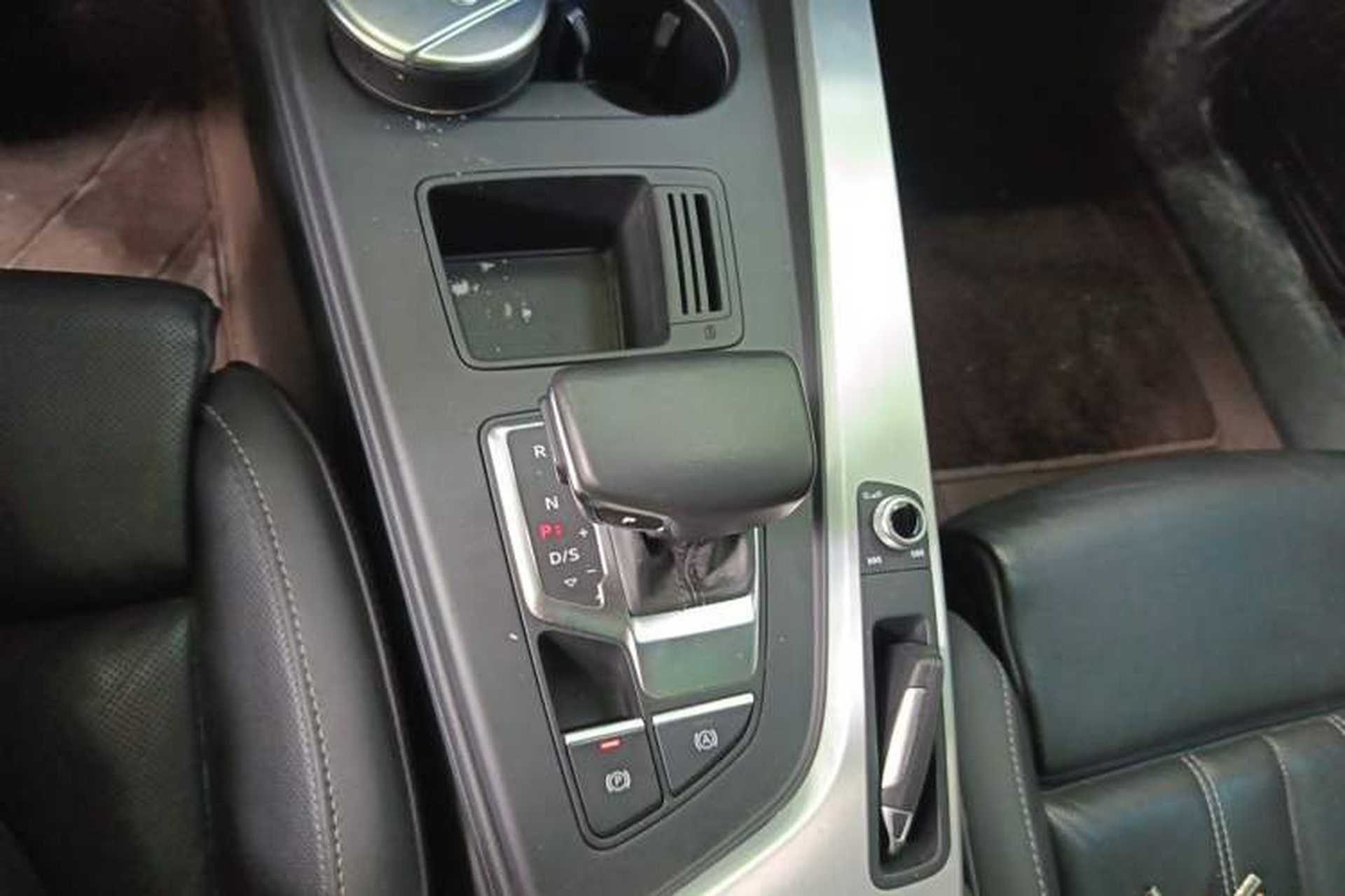 Used Audi A4L 2022 40 TFSI Fashion Dynamic Model Gear Lever