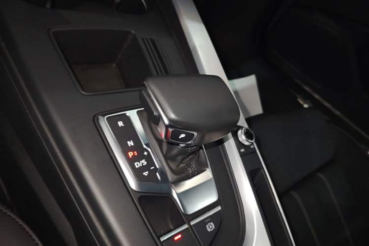Used Audi A4L 2022 40 TFSI Fashion Dynamic Model Gear Lever