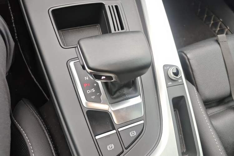 Used Audi A4L 2022 40 TFSI Fashion Dynamic Model Gear Lever