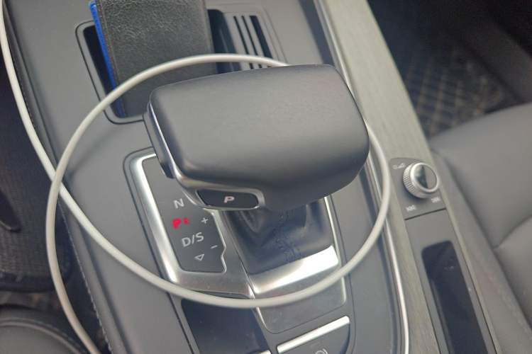 Used Audi A4L 2022 40 TFSI Luxury Prestige Edition Gear Lever