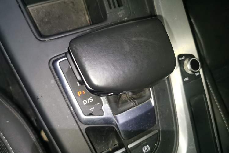 Used Audi A4L 2022 40 TFSI Fashion Dynamic Model Gear Lever