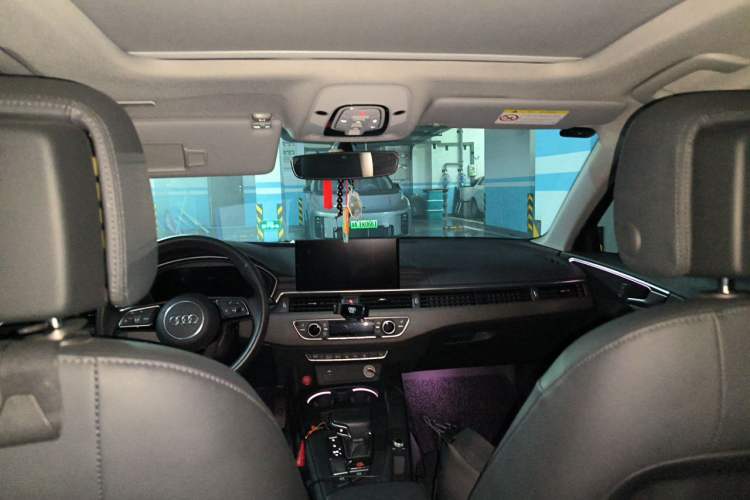 Used Audi A4L 2022 40 TFSI Luxury Prestige Edition Headliner