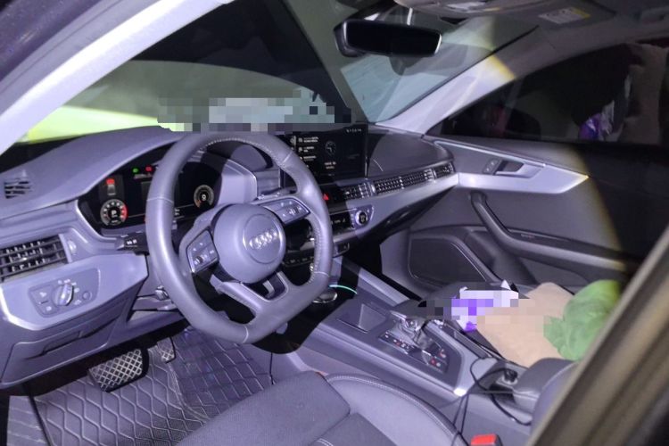 Used Audi A4L 2022 40 TFSI Luxury Dynamic Model Headliner
