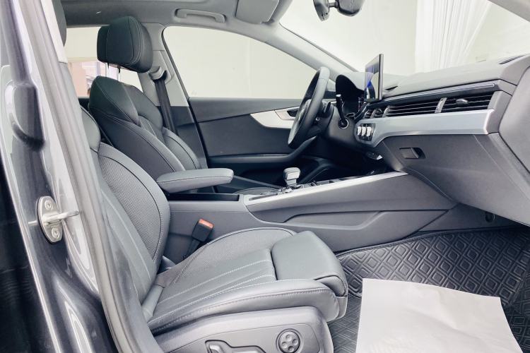 Used Audi A4L 2022 40 TFSI Fashion Dynamic Model Interior 3