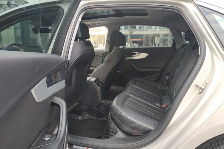 Used Audi A4L 2022 40 TFSI Fashion Dynamic Model Interior 4