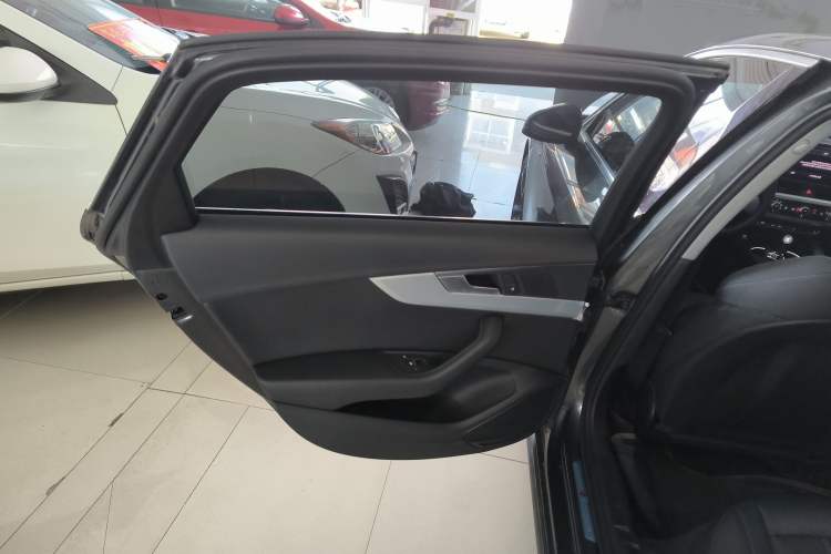 Used Audi A4L 2022 40 TFSI Fashion Dynamic Model Left Rear Door Interior