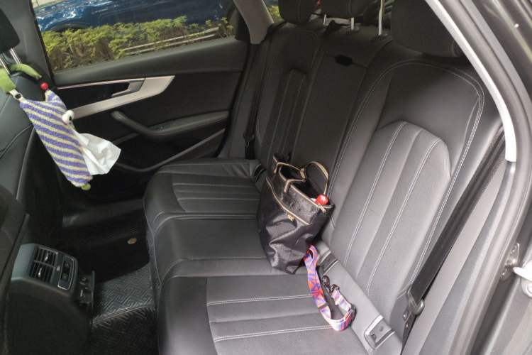Used Audi A4L 2022 40 TFSI Luxury Dynamic Model Left Rear Seat