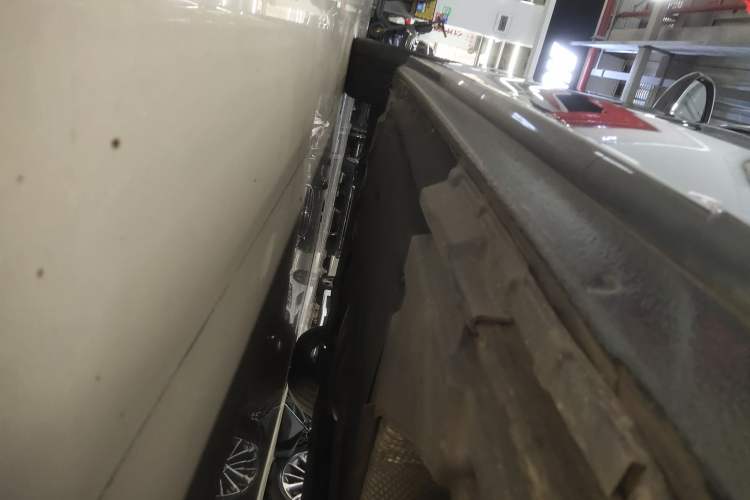 Used Audi A4L 2022 40 TFSI Fashion Dynamic Model Left Side Sill