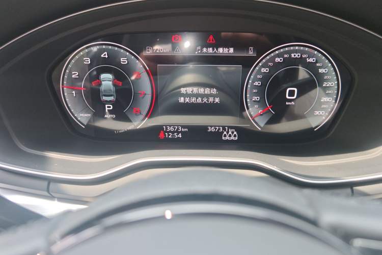 Used Audi A4L 2022 40 TFSI Fashion Dynamic Model Odometer Close Up