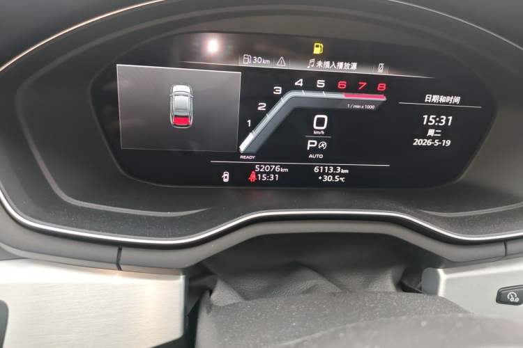 Used Audi A4L 2022 40 TFSI Fashion Dynamic Model Odometer Close Up