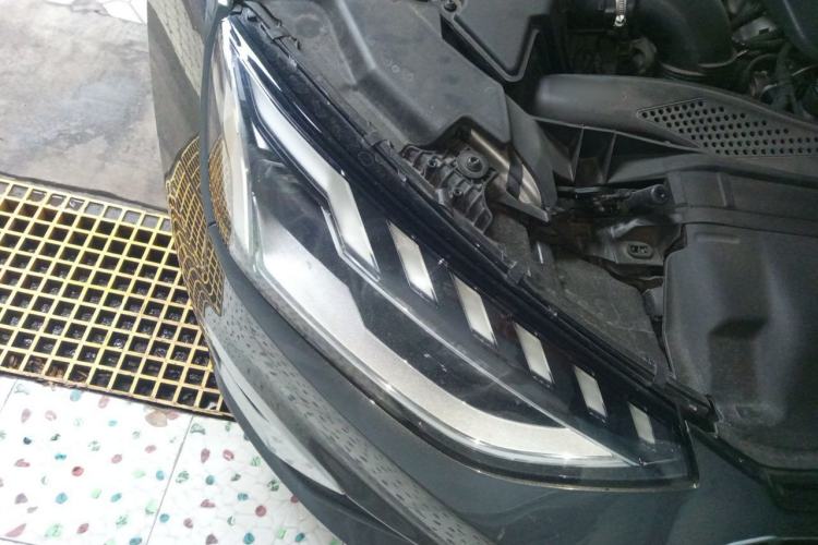 Used Audi A4L 2022 40 TFSI Fashion Dynamic Model Right Front Headlight