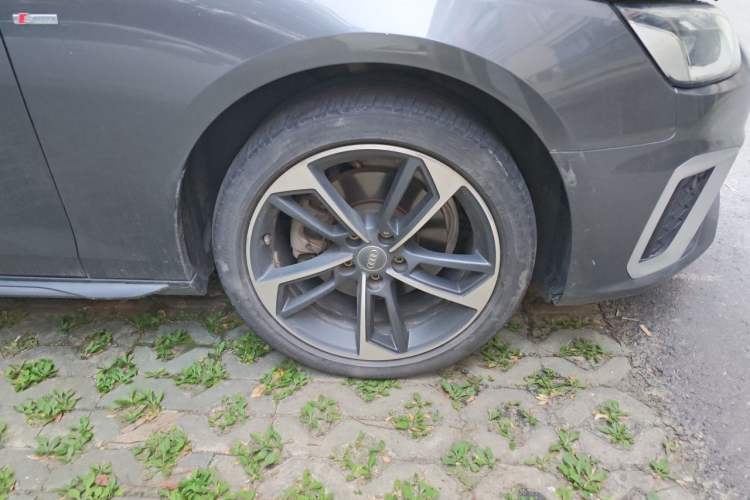 Used Audi A4L 2022 40 TFSI Fashion Dynamic Model Right Front Wheel Hub