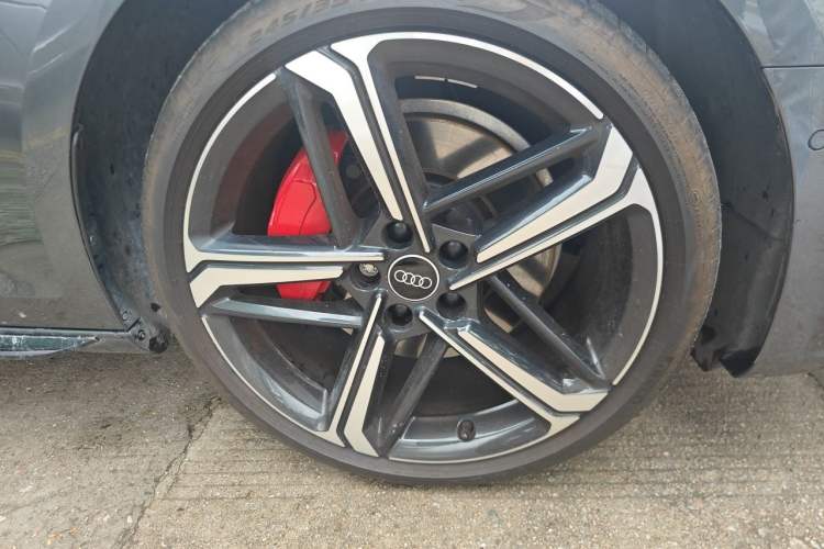 Used Audi A4L 2022 45 TFSI quattro Prestige Dynamic Edition Right Front Wheel Hub