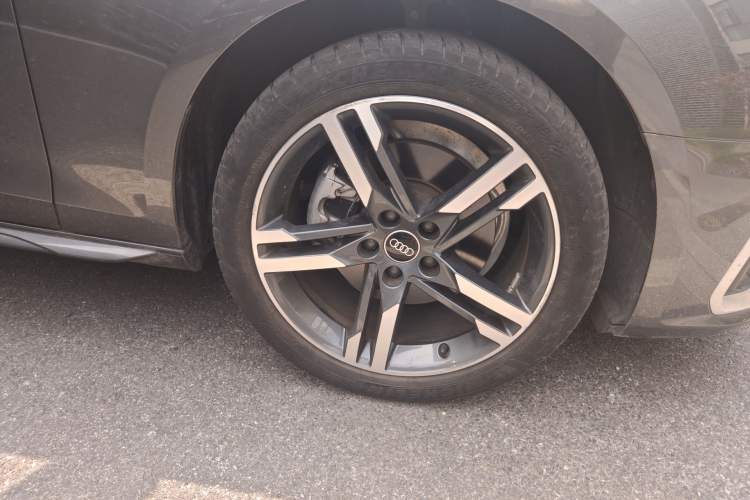 Used Audi A4L 2022 40 TFSI Fashion Dynamic Model Right Front Wheel Hub