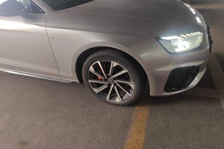 Used Audi A4L 2022 40 TFSI Fashion Dynamic Model Right Front Wheel Hub