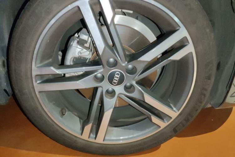 Used Audi A4L 2022 40 TFSI Fashion Dynamic Model Right Front Wheel Hub