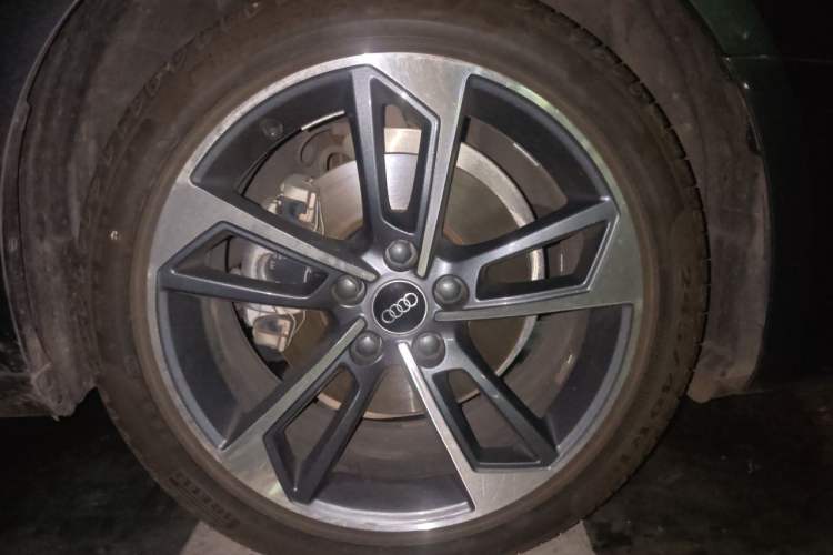 Used Audi A4L 2022 40 TFSI Fashion Dynamic Model Right Front Wheel Hub