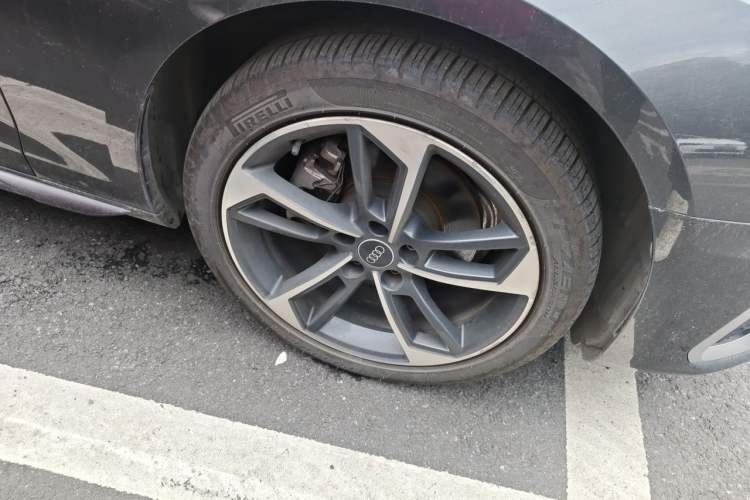 Used Audi A4L 2022 40 TFSI Fashion Dynamic Model Right Front Wheel Hub