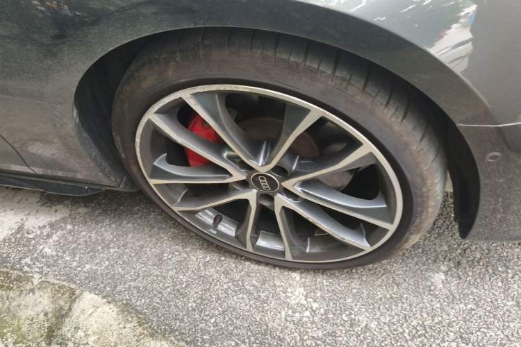 Used Audi A4L 2022 45 TFSI quattro Prestige Dynamic Edition Right Front Wheel Hub