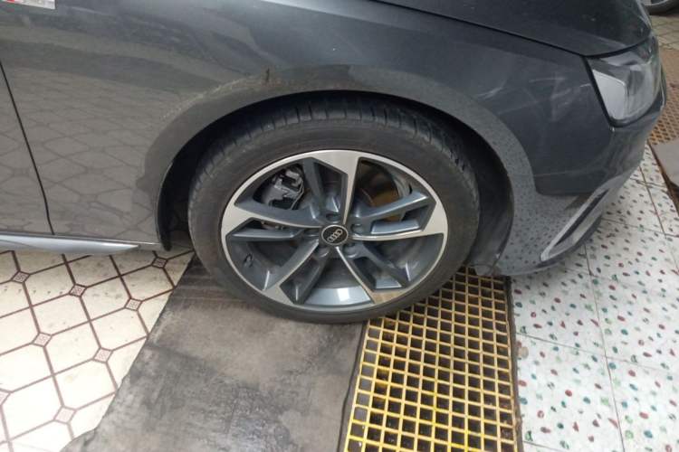 Used Audi A4L 2022 40 TFSI Fashion Dynamic Model Right Front Wheel Hub