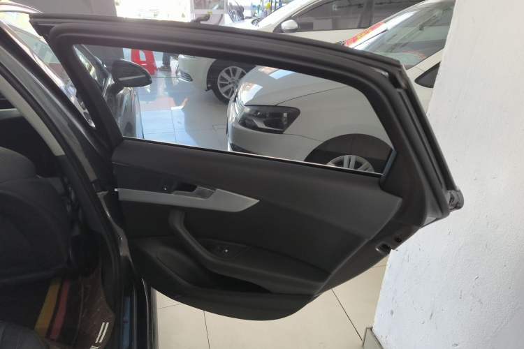 Used Audi A4L 2022 40 TFSI Fashion Dynamic Model Right Rear Door Interior