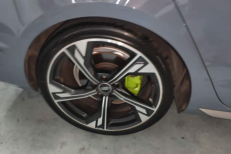 Used Audi A4L 2022 40 TFSI quattro RS Performance Package Right Rear Wheel Hub