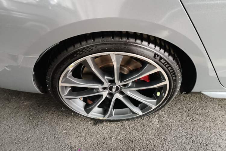 Used Audi A4L 2022 45 TFSI quattro Prestige Dynamic Edition Right Rear Wheel Hub