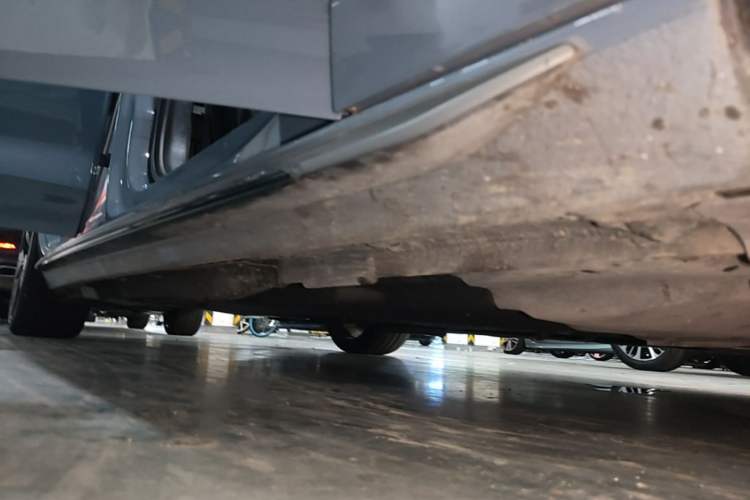Used Audi A4L 2022 40 TFSI quattro RS Performance Package Right Side Sill
