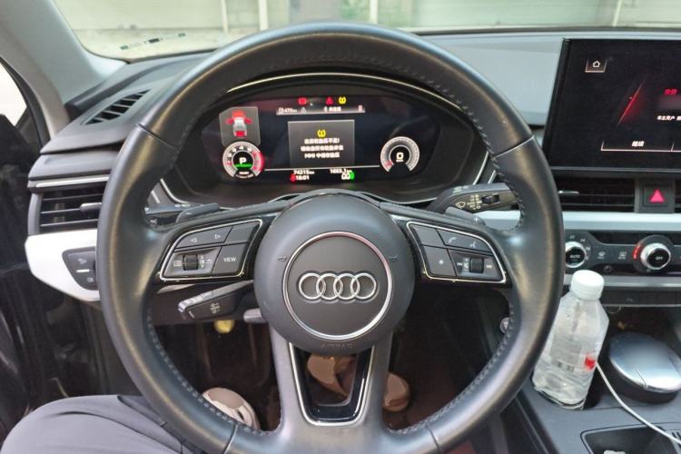Used Audi A4L 2022 40 TFSI Fashion Dynamic Model Steering Wheel