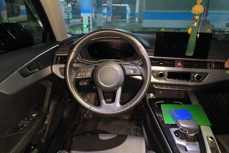Used Audi A4L 2022 40 TFSI Fashion Dynamic Model Steering Wheel