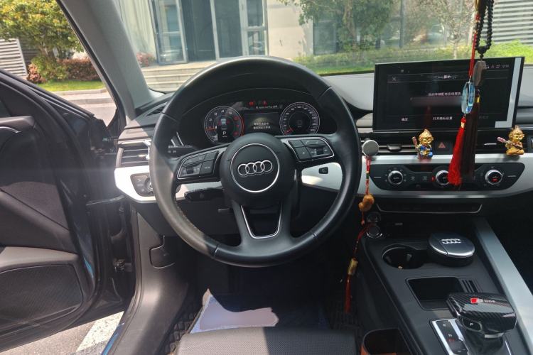 Used Audi A4L 2022 40 TFSI Fashion Dynamic Model Steering Wheel