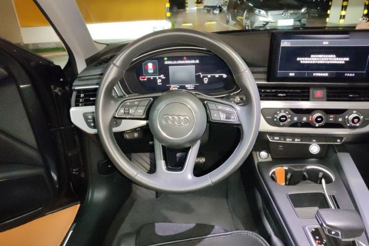 Used Audi A4L 2022 40 TFSI Fashion Dynamic Model Steering Wheel