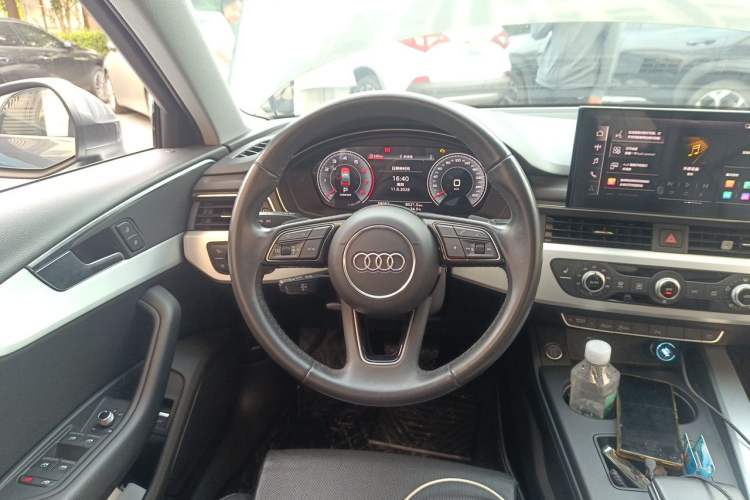 Used Audi A4L 2022 40 TFSI Fashion Dynamic Model Steering Wheel