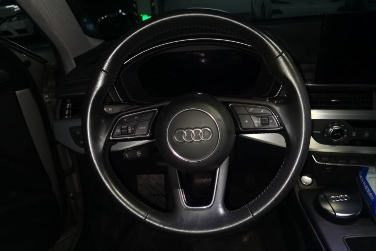 Used Audi A4L 2022 40 TFSI Fashion Dynamic Model Steering Wheel